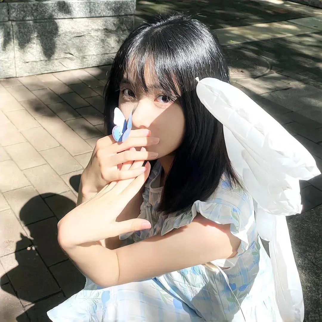 赤裸女羔羊 封面